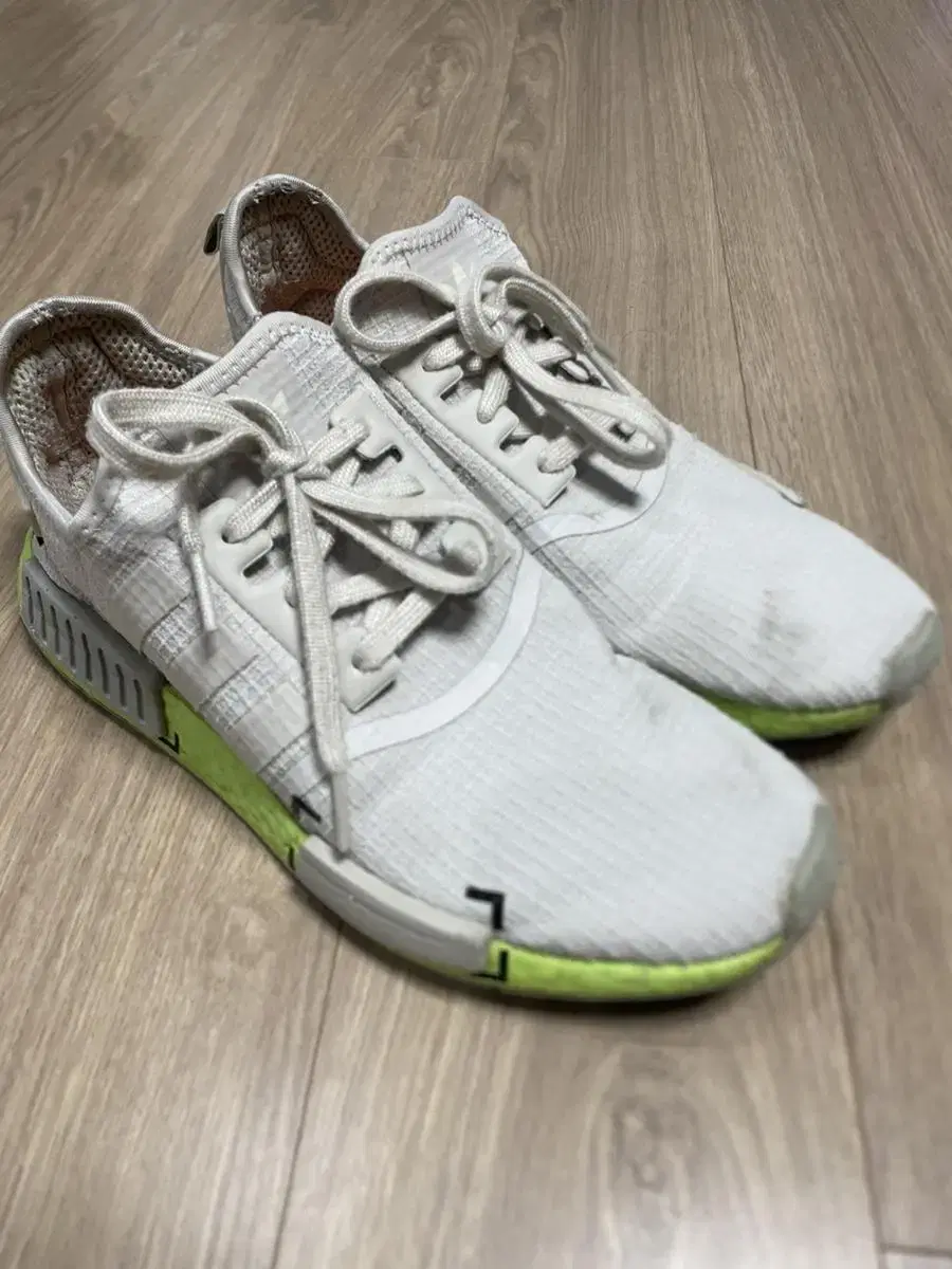 아디다스 nmd r1 270